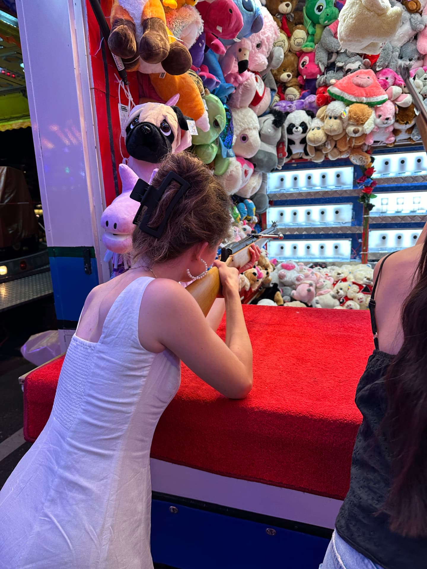 Aiming at the arcade prizes
